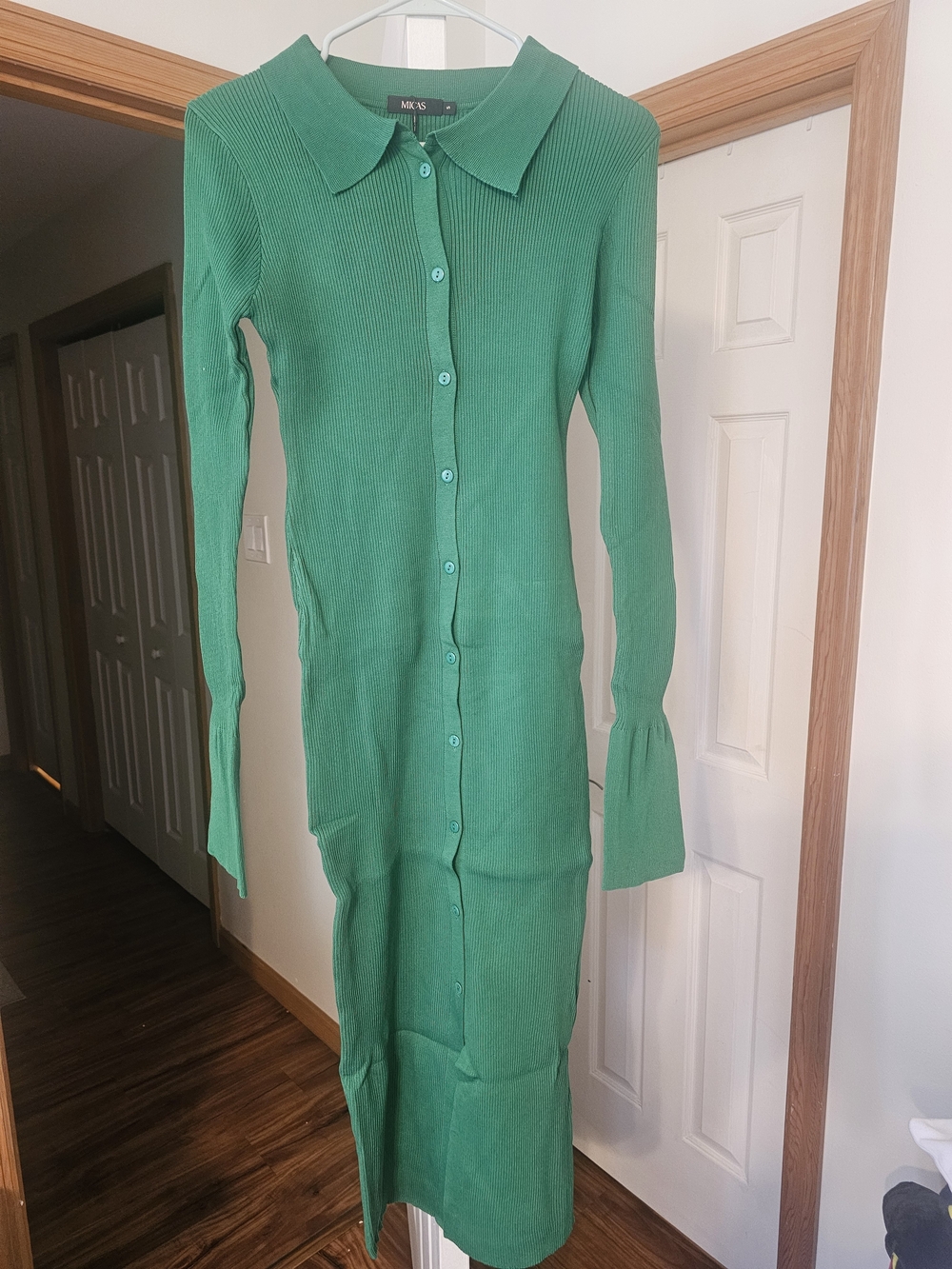Micas Green Ribbed Button-Front Midi Dress